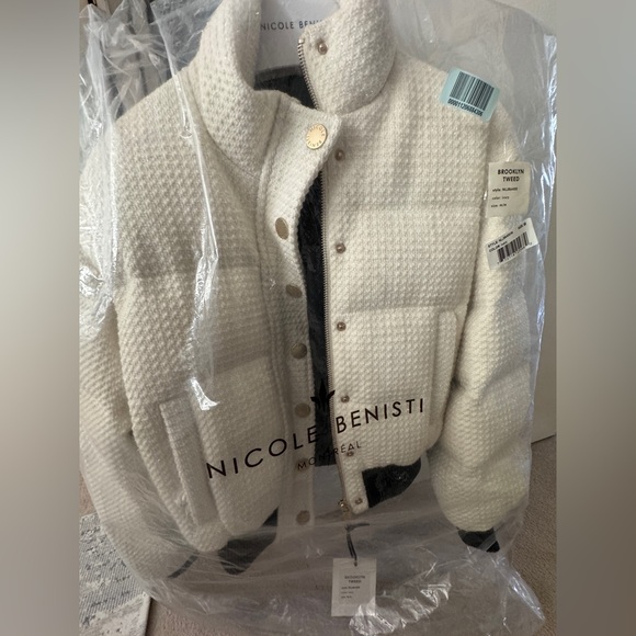 Elegant Ivory Puffer Tweed Jacket - Picture 5 of 11